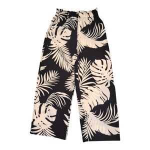 Maison d' Amelie Black and‎ White Leaf Print wide Leg Pants